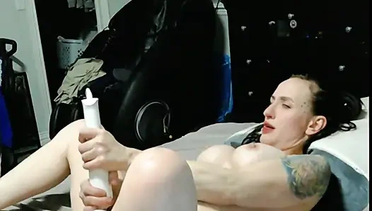 Istri dientot kontol suaminya sendiri