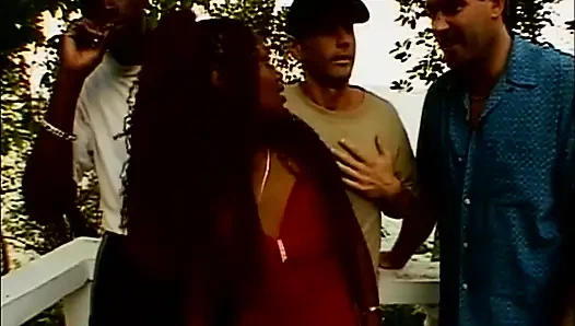 Tombul olgun esmer ıslak üçlü grup sekste çifte