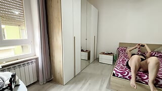 De sortie avec ma meilleure amie à la recherche d’une robe de mariée... puis elle finit par me baiser ... Quelle salope que je suis devenue.