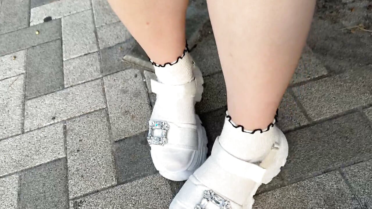 Miku (22), an undeveloped woman with zero dating experience and only male experience in P activities, a naked P activity woman [Confirmed to become a sex buddy → a girl]