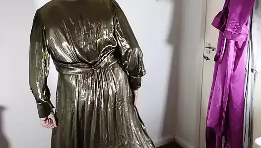 Uk tv slut Nottstvslut shiny gold metallic dress. Hot tv cumdump