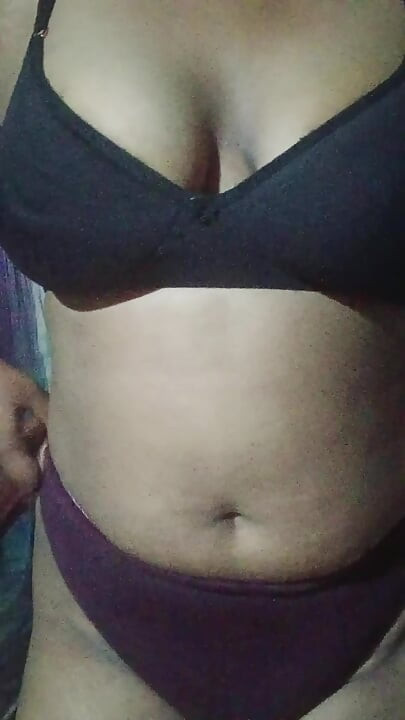 Priya vabhi ki desi nude desi Village vabhi