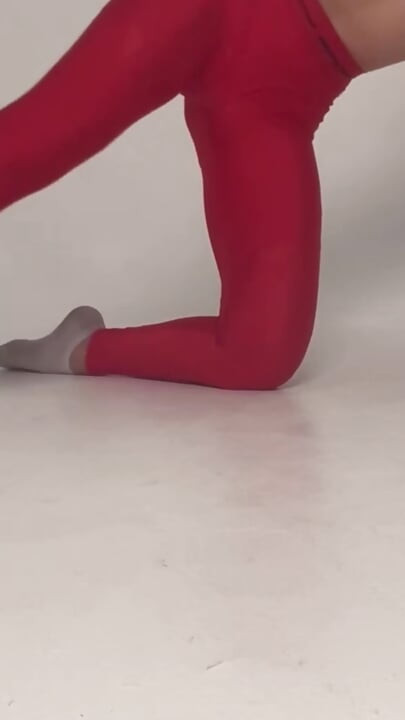 Cameltoe leggings yoga teaser