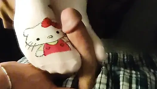 Seksi pembe hello kitty çorapla muamele ve çorapla mastürbasyon