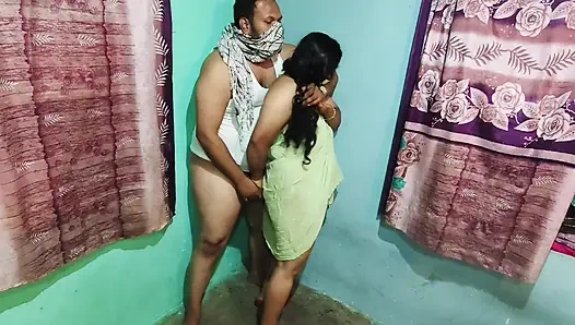 Горничная соблазняет меня как жезл