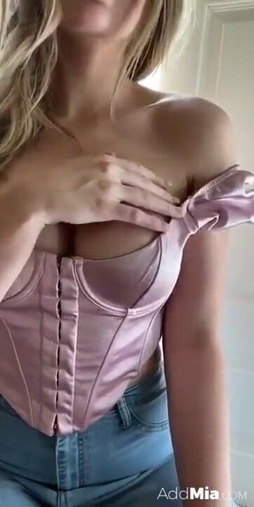 Heißes blondes Mädchen