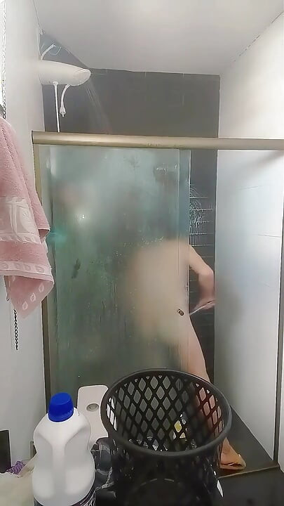 Ponizio me oženjeni muškarac da očistim kupaonicu u njegovoj kući prije nego što mu žena stigne.
