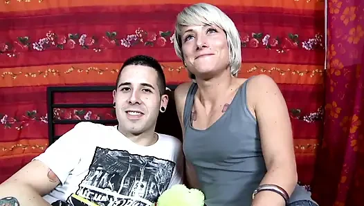 Pelacur sange lagi asik ngentot pantat dalam banget