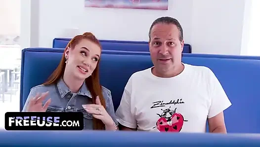 Официантка кафе Madison Morgan имеет секретную фриковатую сторону она показывает после работы
