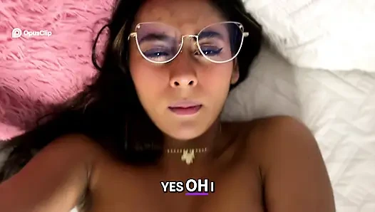 Миниатюрная латина-тинка в видео от первого лица - Тайное время игр