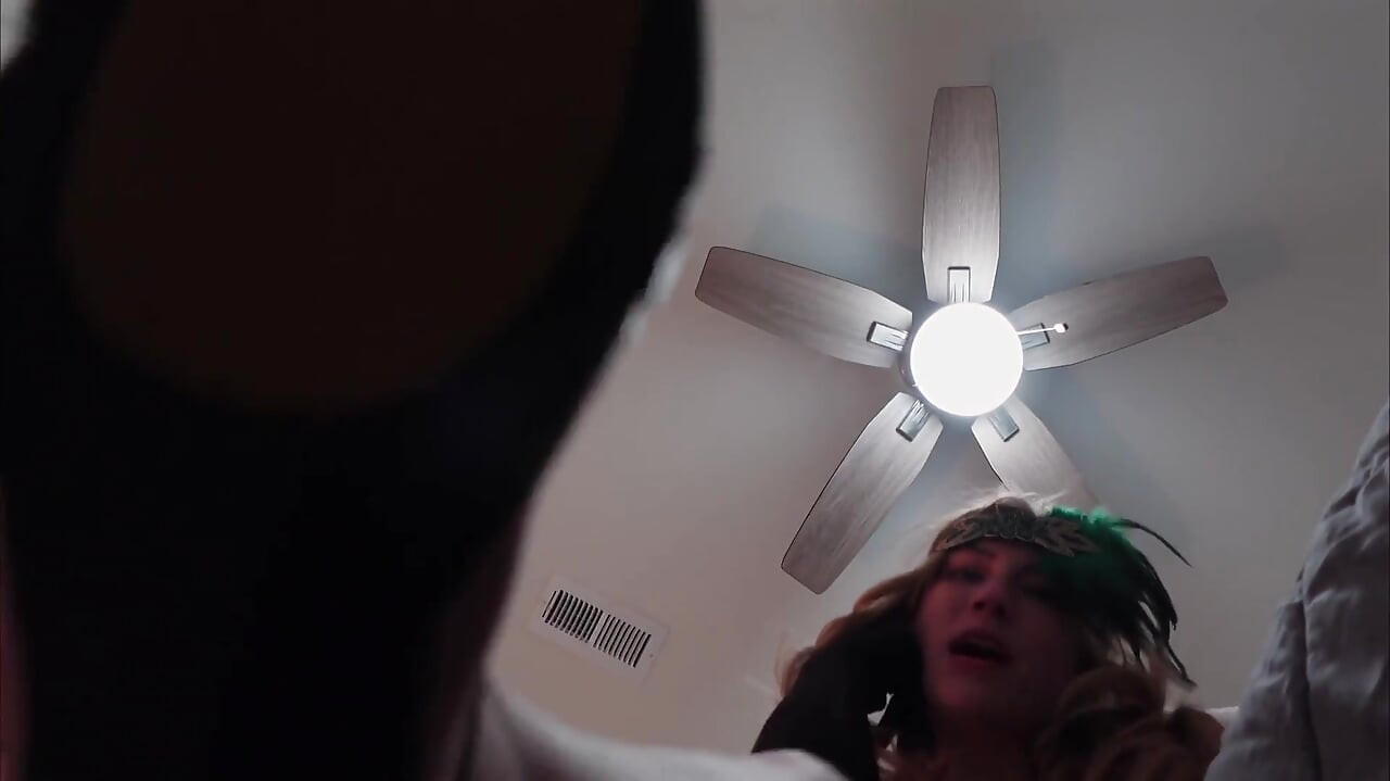 Stella Elle’s Giantess Fantasy des années 20 4K, POV, de petits frissons vous attendent !
