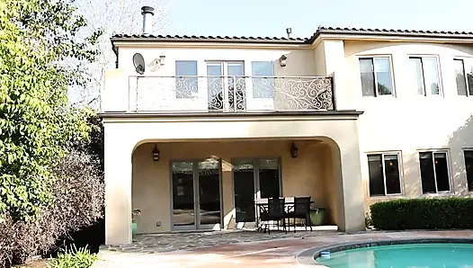 Lesbian panas menjilati memek panas mereka