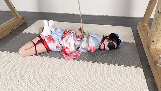 The Climax Version of Wearing a Kimono on a Sunny Day