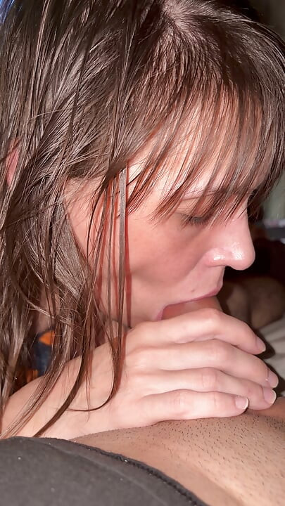 Getting head lovin kisses