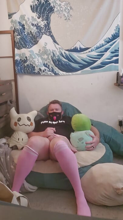 First time cumming in my new femboy clothes!