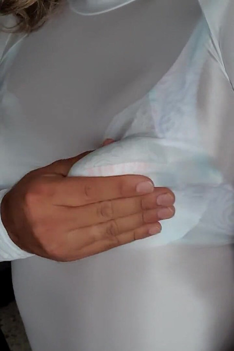 Beyaz transparan üst ve klasik sivri sutyen