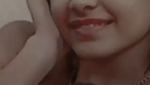 Bu hint güzeli bağımlısı