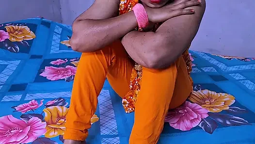 Asyalı Hintli desi üvey kız kardeş sert sikişiyor