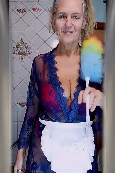 Ateşli ev hanımı Lukerya. Yeni bir günün başlangıcı.