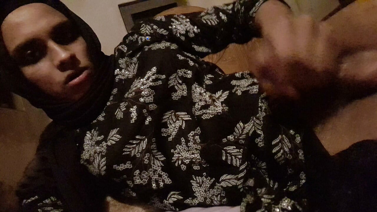 Desi hijabi sissy crossdresser handjob and insert finger her ass hole