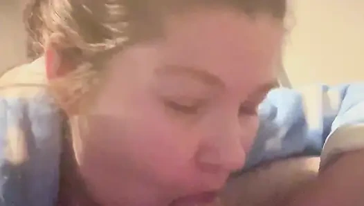 Сосет член бойфренда