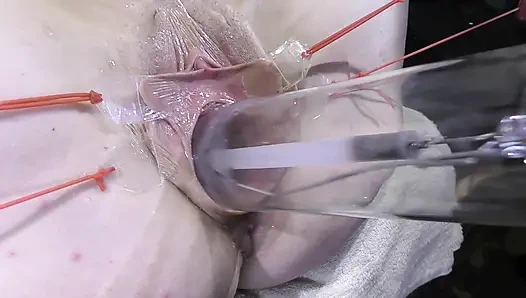 Far Spread Pussy Close up Fucking with Lamp 1000watt