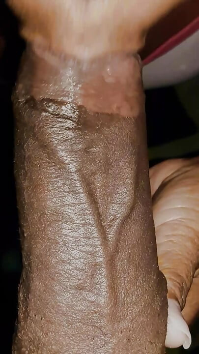 तुम्हारा लंड मेरे मुंह में फिट नहीं है, यह बहुत बड़ा है।