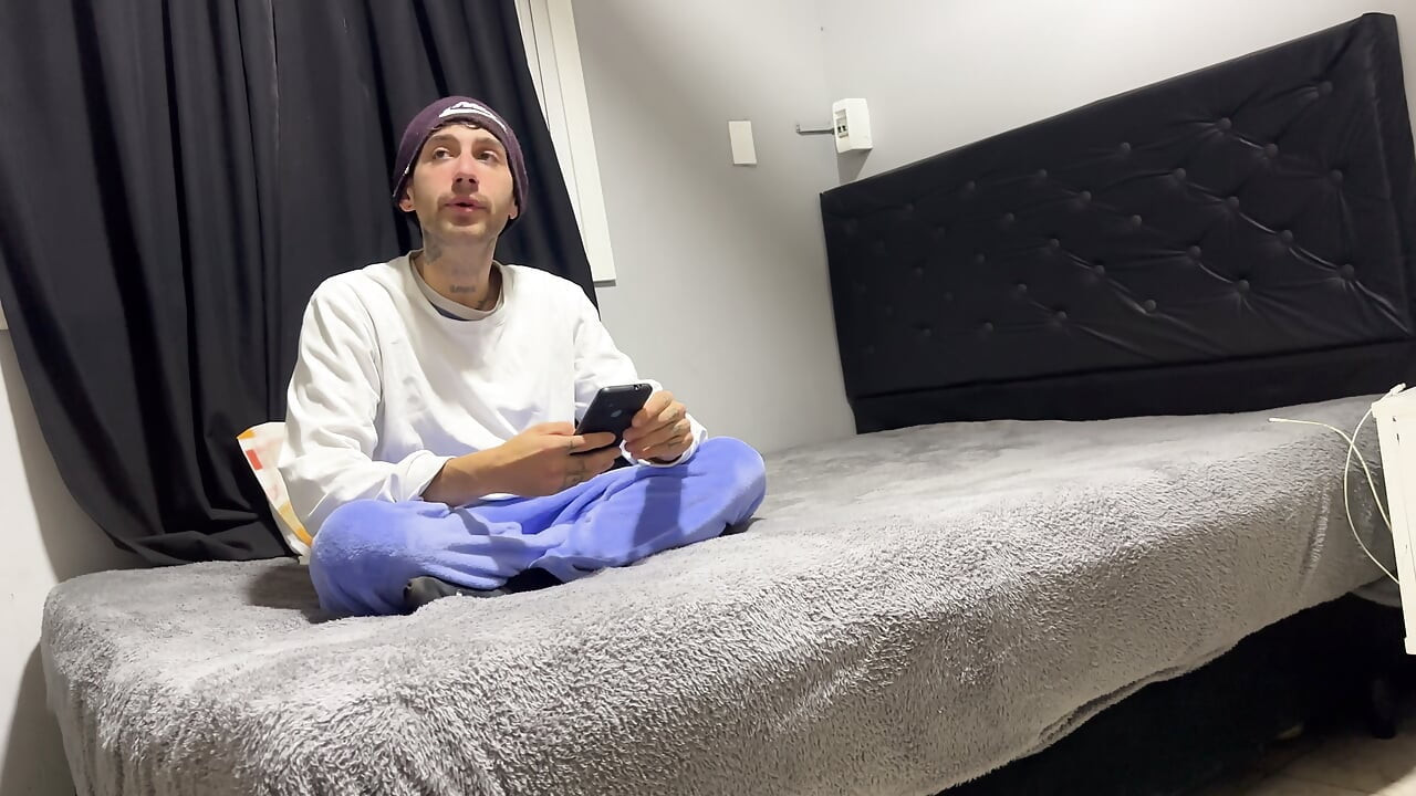 MY GIRLFRIEND COMES FROM THE STREET AND COMES STRAIGHT TO ME