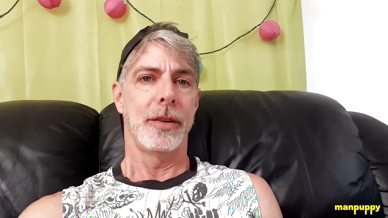 ManPuppy Richard Lennox Jerks Off and Dirty Talks From the Sofa
