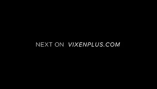 VIXENRILL богатую блондинку Emma двойным проникновением в тройничке