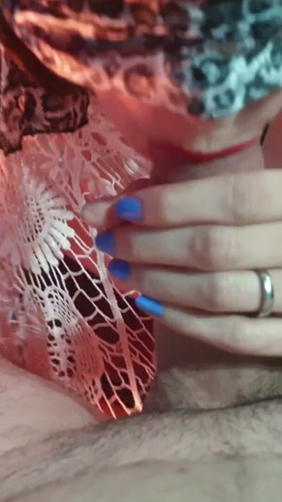 amateur slut sucks cock for the first time | Clip 1