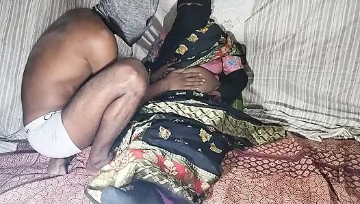 Pasangan romantis desa Deshi habis-habisan
