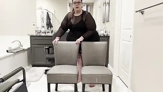 Luxe in Lingerie: Plump Paradise Tight Chair Tease (wmv)