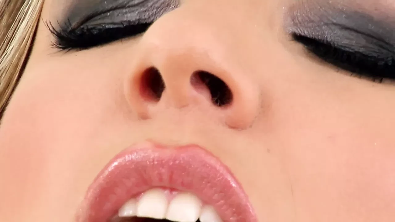 Peaches: hot sexy pleasure - Part 2