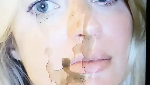 Elyse Willems boşalma anısına 7
