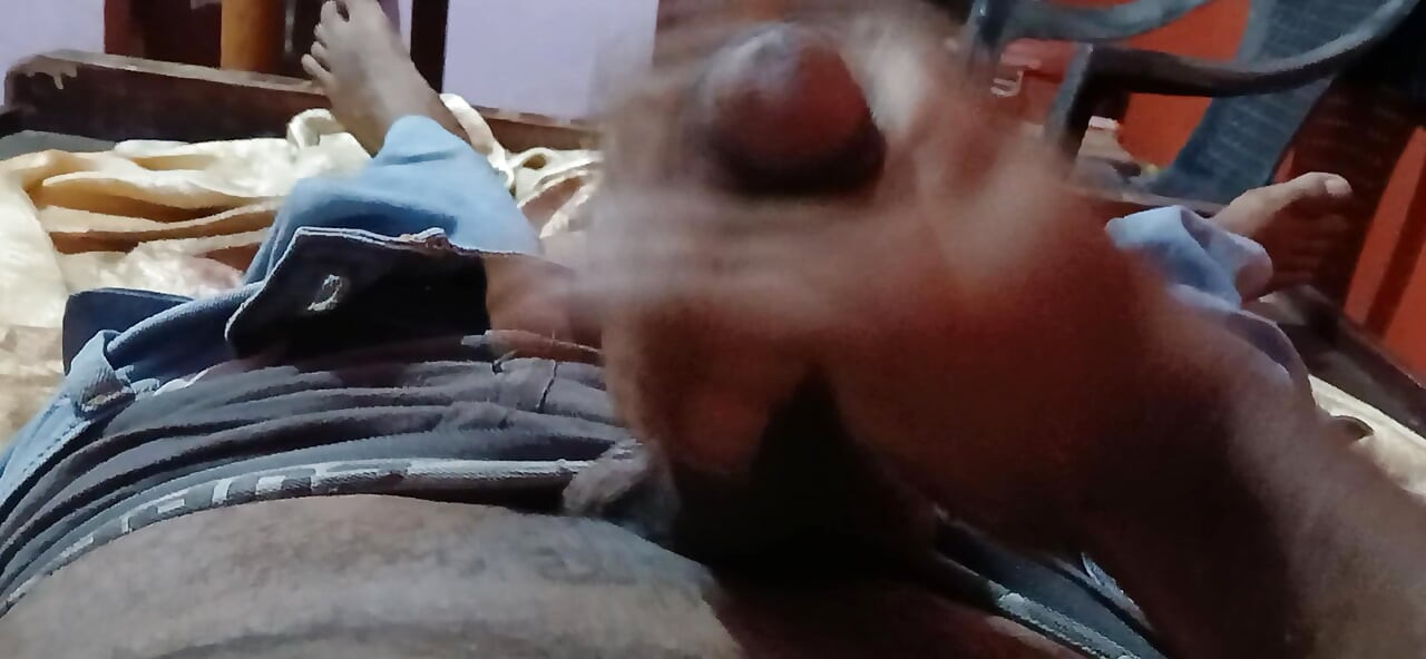 Amateur solo dick stroking session in bedDaddy dick amateur masturbation hand job Big Daddy dick