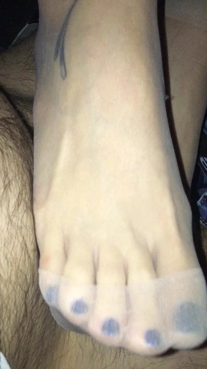 Nylon footjob moglie