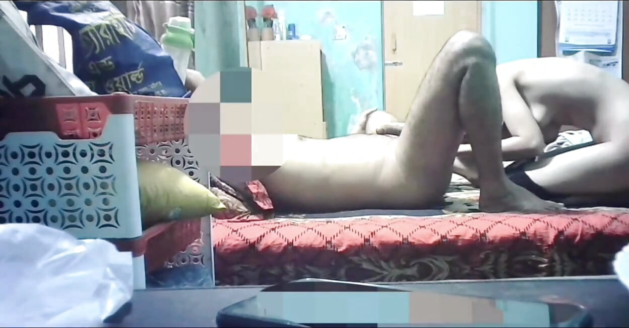 18 Year old  Horny Girlfriend Giving Blowjob Desi Indian ( PART-1)