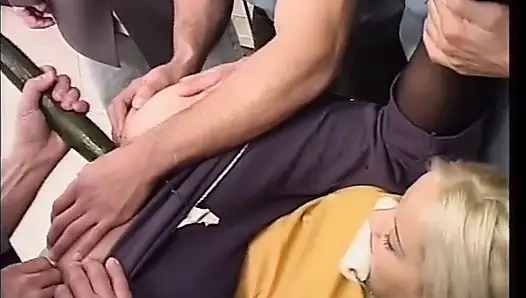 Tolle orgie für böse schlampen, die nach intensiven orgasmus suchen!