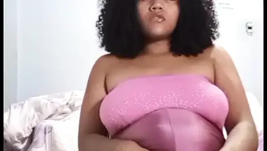 Großer arsch wackelt und haarige muschi squirtet