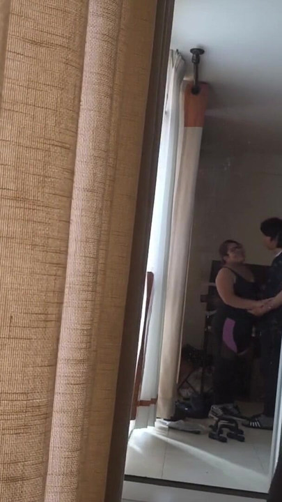 I kiss passionately with single mom who really wants to do crazy things | Clip 1