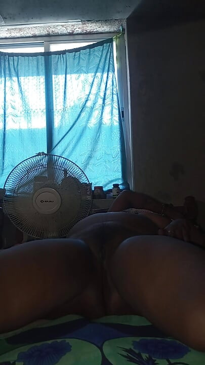 Η Bhabhi γαμιέται από τον γείτονα του χωριού