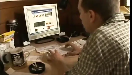 White oturma odasında sulu zenci amcığını yiyor