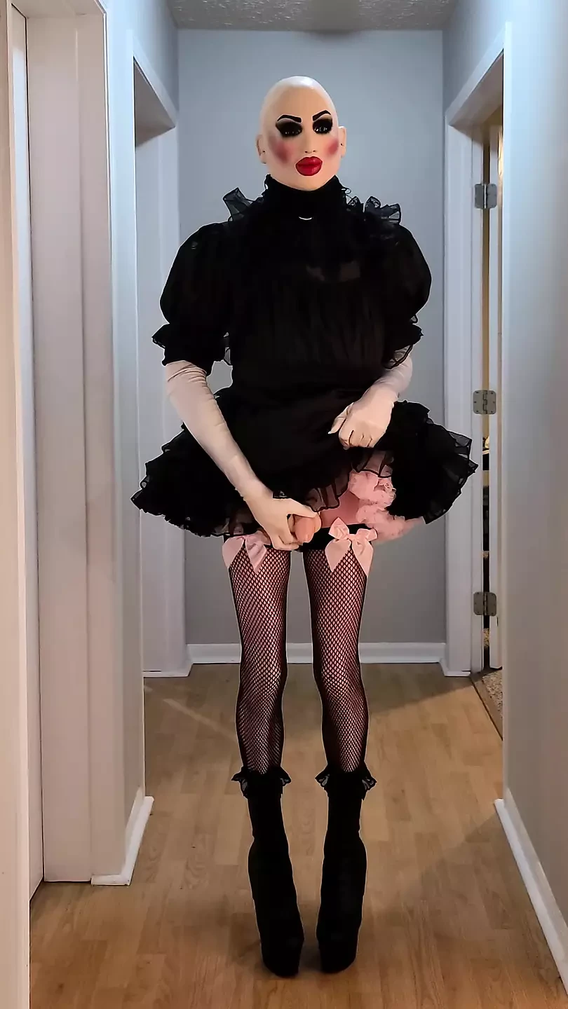 Rubberdoll Whore Masturbates in Chastity and Cums