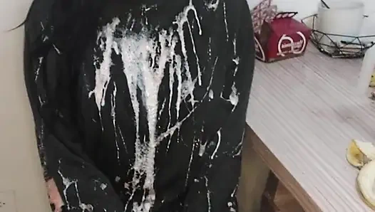 Midemi yemekle dolduruyorum