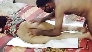 Aintya quer fazer uma massagem por Aintya