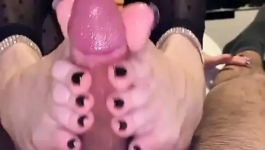 Women Footjob