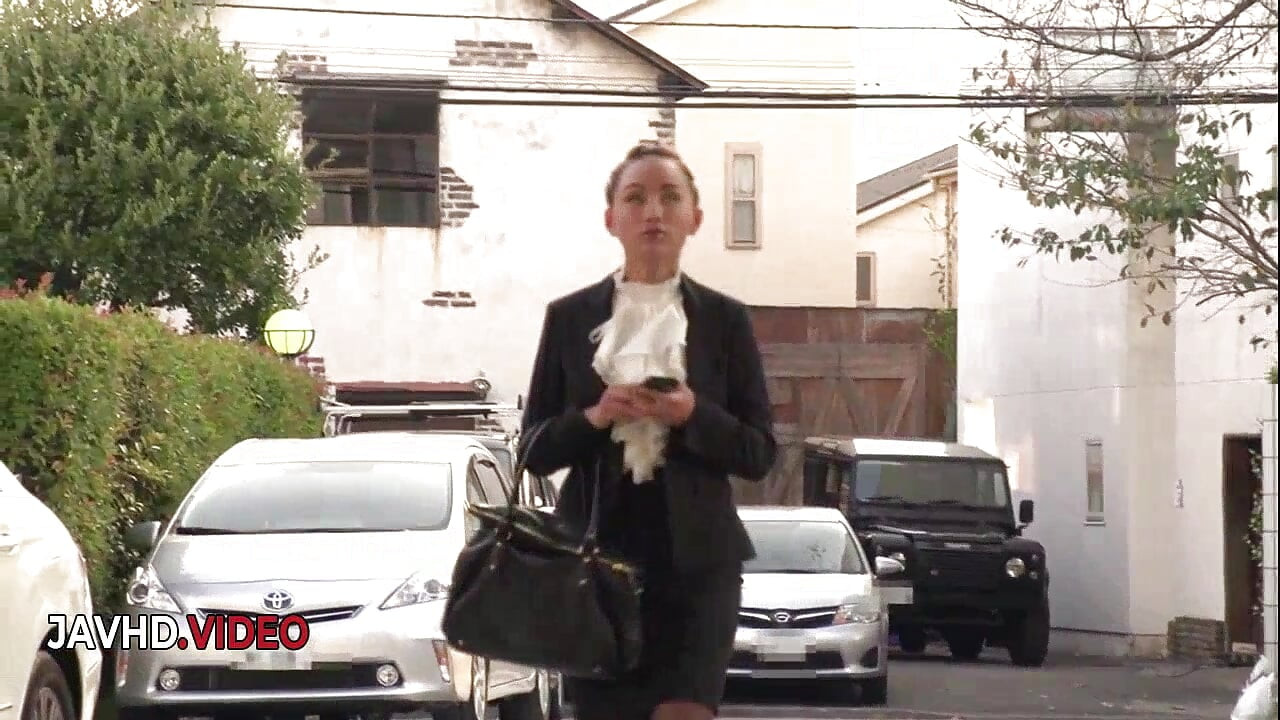 Japon hatun Ray arzusunu kremsi sert sikişle tatmin ediyor