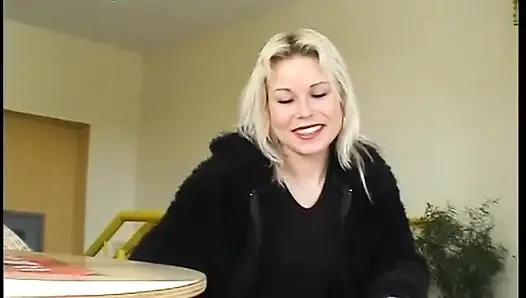 Bottle for MILF horny pussy
