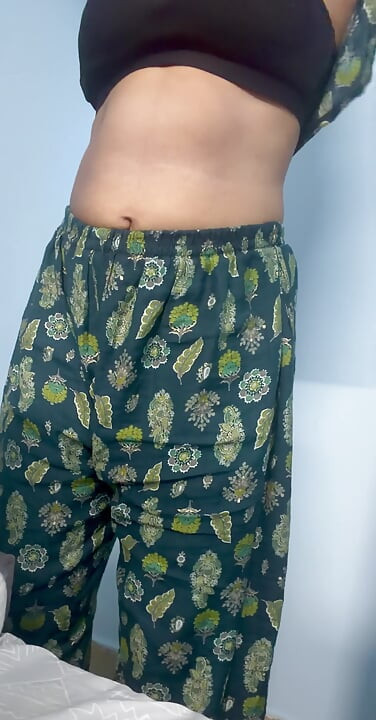 Aunty removing clothes